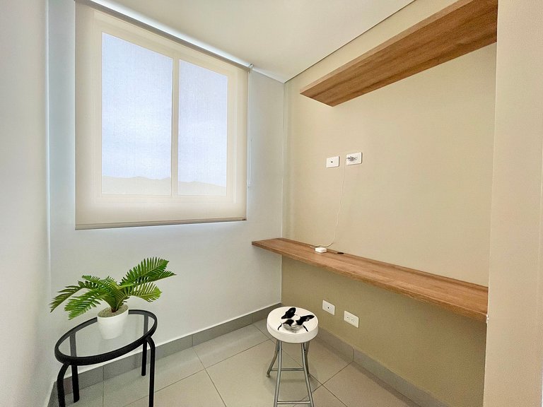 Ámbar roca frente a la playa