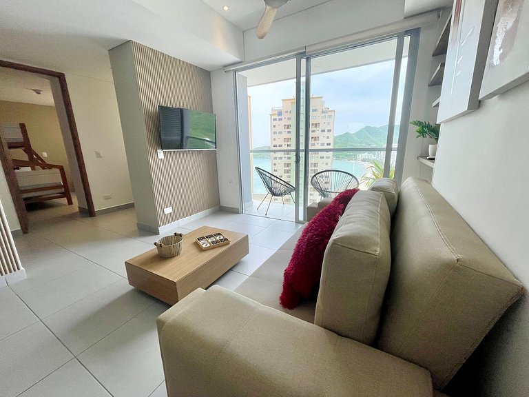 Ámbar roca frente a la playa