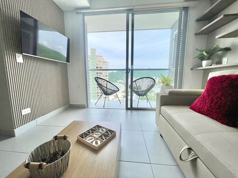 Ámbar roca frente a la playa