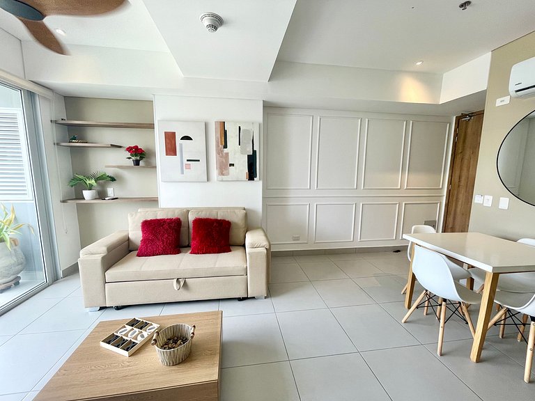 Ámbar roca frente a la playa