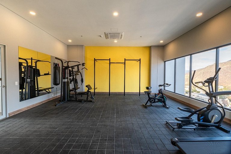 Ámbar roca frente a la playa